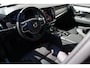 Volvo V90 T8 Plug-in hybrid AWD Ultra Dark | Trekhaak | Panoramadak | Head up display | 360 graden camera | Premium audio by Harman Kardon | Adaptieve cruise control | Verwarmbare voorstoelen stuurwiel en achterbank |