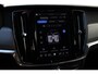 Volvo V90 T8 Plug-in hybrid AWD Ultra Dark | Trekhaak | Panoramadak | Head up display | 360 graden camera | Premium audio by Harman Kardon | Adaptieve cruise control | Verwarmbare voorstoelen stuurwiel en achterbank |