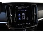 Volvo V90 T8 Plug-in hybrid AWD Ultra Dark | Trekhaak | Panoramadak | Head up display | 360 graden camera | Premium audio by Harman Kardon | Adaptieve cruise control | Verwarmbare voorstoelen stuurwiel en achterbank |
