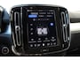 Volvo XC40 B4 Plus Dark | Trekhaak elektrisch uitklapbaar | Verwarmbare voorstoelen en stuurwiel | Premium audio by Harman Kardon | Adaptieve cruise control | Apple Carplay & Android Auto | Bots herkenning en activatie | Elektrisch verstelbare bestuurdersstoel met geheugen | Navigatiesysteem full map |