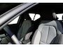 Volvo XC40 B4 Plus Dark | Trekhaak elektrisch uitklapbaar | Verwarmbare voorstoelen en stuurwiel | Premium audio by Harman Kardon | Adaptieve cruise control | Apple Carplay & Android Auto | Bots herkenning en activatie | Elektrisch verstelbare bestuurdersstoel met geheugen | Navigatiesysteem full map |