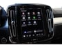 Volvo XC40 B4 Plus Dark | Trekhaak elektrisch uitklapbaar | Verwarmbare voorstoelen en stuurwiel | Premium audio by Harman Kardon | Adaptieve cruise control | Apple Carplay & Android Auto | Bots herkenning en activatie | Elektrisch verstelbare bestuurdersstoel met geheugen | Navigatiesysteem full map |