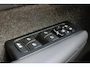 Volvo XC40 B4 Plus Dark | Trekhaak elektrisch uitklapbaar | Verwarmbare voorstoelen en stuurwiel | Premium audio by Harman Kardon | Adaptieve cruise control | Apple Carplay & Android Auto | Bots herkenning en activatie | Elektrisch verstelbare bestuurdersstoel met geheugen | Navigatiesysteem full map |