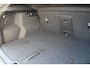 Volvo XC40 B4 Plus Dark | Trekhaak elektrisch uitklapbaar | Verwarmbare voorstoelen en stuurwiel | Premium audio by Harman Kardon | Adaptieve cruise control | Apple Carplay & Android Auto | Bots herkenning en activatie | Elektrisch verstelbare bestuurdersstoel met geheugen | Navigatiesysteem full map |