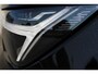 Volvo XC40 B4 Plus Dark | Trekhaak elektrisch uitklapbaar | Verwarmbare voorstoelen en stuurwiel | Premium audio by Harman Kardon | Adaptieve cruise control | Apple Carplay & Android Auto | Bots herkenning en activatie | Elektrisch verstelbare bestuurdersstoel met geheugen | Navigatiesysteem full map |