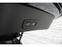 Volvo EC40 Single Motor Extended Range Plus Black Ed. 82 kWh | Elektrisch verstelbare voorstoelen | Bestuurdersstoel met geheugen | Voorstoelen & stuurwiel verwarmbaar | Rondomzichtcamera | Dodehoekdetectie met correctie | Pilot Assist & Adaptive Cruise Control | Google Services | Apple Carplay & Android Auto | Extra getint glas | Elektrisch bedienbare achterklep | Warmtepomp |