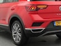 Volkswagen T-Roc 1.5 TSI 150 PK DSG Automaat | LED Plus | Panoramadak | Navigatie | Trekhaak | Elek. Kofferklep | Climate Control |