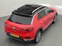Volkswagen T-Roc 1.5 TSI 150 PK DSG Automaat | LED Plus | Panoramadak | Navigatie | Trekhaak | Elek. Kofferklep | Climate Control |