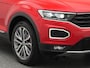 Volkswagen T-Roc 1.5 TSI 150 PK DSG Automaat | LED Plus | Panoramadak | Navigatie | Trekhaak | Elek. Kofferklep | Climate Control |