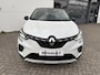 Renault Captur 1.6 E-Tech Plug-in Hybrid 160 PK Business | Metallic wit met zwart dak | Camera achter | Parkeersensoren voor |