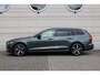 Volvo V60 T6 AWD Plug-in Hybrid Ultra Dark | Elektrisch glazen panorama-dak | Elektrisch verstelbare bestuurders- en bijrijdersstoel met geheugen | Dodehoek detectie met correctie | Pilot assist & adaptieve cruise control | Rondomzicht camera | Head-up display | Extra getint glas | Nappa lederen/ Open grid textiel bekleding | Google services | Apple Carplay & Android Auto | Voorstoelen & stuurwiel verwarmd | Keyless Entry & Drive | Premium Audio by Harman Kardon |