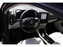 Volvo XC40 2.0 B4 Plus Dark | Achteropkomend verkeer waarschuwing | Apple Carplay & Android Auto | Electronic climate controle | Dodehoekdetectie met correctie | Elektronisch Stabiliteits Programma | Kruisend verkeer detectie | Navigatiesysteem full map | Rijstrooksensor met correctie | Voorstoelen verwarmd