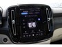 Volvo XC40 2.0 B4 Plus Dark | Achteropkomend verkeer waarschuwing | Apple Carplay & Android Auto | Electronic climate controle | Dodehoekdetectie met correctie | Elektronisch Stabiliteits Programma | Kruisend verkeer detectie | Navigatiesysteem full map | Rijstrooksensor met correctie | Voorstoelen verwarmd