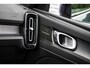 Volvo EX40 Single Motor Extended Range Ultra Black Edition | Europa | Harman Kardon audio | 20" | Schuif-/kanteldak | Getint Glas | Elektrische stoelverstelling | Nubuck bekleding | Adaptive Cruise Control | Dodehoekdetectie |