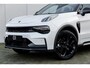 Lynk & Co 01 276PK More | 360 Graden Camera | Harman Kardon | Panoramadak | Elektrisch bedienbare voorstoel met geheugen | Keyless Entry | Getint glas | Adaptieve Cruise Control | Dodehoekassistent | Sfeerverlichting | Stuurwielverwarming | Stoelverwarming