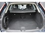 Volvo XC60 2.0 T6 Plug-in hybrid AWD Ultra Dark | Allseason banden | Trekhaak | Headup display | Panoramadak\schuifdak | Stoel en stuurwarming | Elektrisch verstelbare stoelen met geheugen |