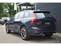 Volvo XC60 2.0 T6 Plug-in hybrid AWD Ultra Dark | Allseason banden | Trekhaak | Headup display | Panoramadak\schuifdak | Stoel en stuurwarming | Elektrisch verstelbare stoelen met geheugen |