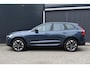 Volvo XC60 2.0 T6 Plug-in hybrid AWD Ultra Dark | Allseason banden | Trekhaak | Headup display | Panoramadak\schuifdak | Stoel en stuurwarming | Elektrisch verstelbare stoelen met geheugen |