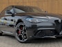 Alfa Romeo Giulia 2.0 T GME AWD Competizione Staat in loods klaar voor foto