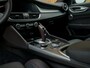 Alfa Romeo Giulia 2.0 T GME AWD Competizione Staat in loods klaar voor foto