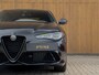 Alfa Romeo Giulia 2.0 T GME AWD Competizione Staat in loods klaar voor foto