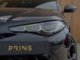 Alfa Romeo Giulia 2.0 T GME AWD Competizione Staat in loods klaar voor foto