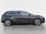 Kia Ceed 1.0T Design Edition | Stoel en stuurverwarming | Dodehoek detectie | Navigatie | Camera | Apple carplay / Android Auto | JBL sound system |