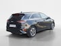 Kia Ceed 1.0T Design Edition | Stoel en stuurverwarming | Dodehoek detectie | Navigatie | Camera | Apple carplay / Android Auto | JBL sound system |