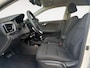 Kia Stonic 1.0 T-GDi MHEV DynamicPlusLine | Stoel en stuurverwarming | Climate control | Navigatie | Camera | Keyless met startknop | Apple Carplay / Android Auto |