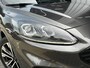 Ford Kuga 1.5 150 PK ST-Line X | ELEK. SCHUIF-/KANTELDAK| HEAD-UP DISPLAY| B&O SOUND| ADAPTIEVE CRUISE CONTROL| STUUR, STOEL, VOORRUIT EN ACHTERBANKVERWARMING| ALCANTARA SPORTSTOELEN| DODEHOEK DETECTIE| LED|