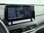 Hyundai Kona Electric EV COMFORT 64 kWh | PDC | 3 FASEN | WARMTEPOMP | CAMERA | CLIMA | CRUISE ADAPT. | NAVI | PRIVACY GLASS | DAKRAILING | APPLE CAR PLAY & ADROID AUTO |