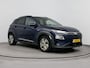 Hyundai Kona Electric EV COMFORT 64 kWh | PDC | 3 FASEN | WARMTEPOMP | CAMERA | CLIMA | CRUISE ADAPT. | NAVI | PRIVACY GLASS | DAKRAILING | APPLE CAR PLAY & ADROID AUTO |