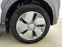 Hyundai Kona Electric EV COMFORT 64 kWh | SoH 97%! | PDC | 3 FASEN | WARMTEPOMP | CAMERA | CLIMA | CRUISE ADAPT. | NAVI | PRIVACY GLASS | DAKRAILING | APPLE CAR PLAY & ADROID AUTO | WLTP 481 KMS |