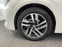Peugeot 208 1.2 PureTech Style Navigatie Apple Carplay Android Auto Parkeersensoren achter Head-up display Cruise Control Full Led Climate Control Lichtmetalen velgen