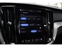 Volvo V60 T6 AWD Plug-in Hybrid Aut. Plus/Dark | Voor- en achter stoelen verwarmd | Head- up Display | Panorama dak | 360 graden camera | 19 inch lichtmetalen velgen | Nappa ledere bekleding | Extra getint glas achter | Apple Carplay/Android Auto |