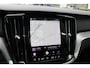 Volvo V60 T6 AWD Plug-in Hybrid Aut. Plus/Dark | Voor- en achter stoelen verwarmd | Head- up Display | Panorama dak | 360 graden camera | 19 inch lichtmetalen velgen | Nappa ledere bekleding | Extra getint glas achter | Apple Carplay/Android Auto |