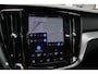 Volvo V60 T6 AWD Plug-in Hybrid Aut. Plus/Dark | Voor- en achter stoelen verwarmd | Head- up Display | Panorama dak | 360 graden camera | 19 inch lichtmetalen velgen | Nappa ledere bekleding | Extra getint glas achter | Apple Carplay/Android Auto |