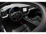 Volvo V60 T6 AWD Plug-in Hybrid Aut. Plus/Dark | Voor- en achter stoelen verwarmd | Head- up Display | Panorama dak | 360 graden camera | 19 inch lichtmetalen velgen | Nappa ledere bekleding | Extra getint glas achter | Apple Carplay/Android Auto |