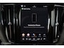 Volvo XC60 2.0 T6 Plug-in hybrid AWD Plus Black Edition - Panoramadak - Carplay - Stoelverwarming voor en achter