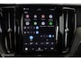 Volvo XC60 2.0 T6 Plug-in hybrid AWD Plus Black Edition - Panoramadak - Carplay - Stoelverwarming voor en achter