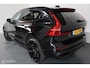 Volvo XC60 2.0 T6 Plug-in hybrid AWD Plus Black Edition - Panoramadak - Carplay - Stoelverwarming voor en achter