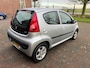 Peugeot 107 1.0-12V XS Automaat AllSeason Gratis Carplay Navi
