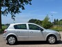 Opel Astra 1.4 Essentia 5-Drs Airco Elec. pakket Colorpakket Cruisecontrol ABS 2 x airbag Getint glas Dealeronderh. Apk 18/03/2027
