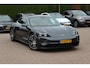 Porsche Taycan 4S Performance 84 kWh / SoH 93,3% / 1e Eign. / NL Auto / Panoramadak / 360Camera / Achterasbesturing / Burmester / Luchtvering / Keyless / 21'' / Sportdesign+Chrono / Stoel+Stuurverwarming / Dodehoek / DAB / Porsc