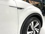 Volkswagen T-Roc 1.5 TSI R-Line/ Camera/ Massage/ IQ LED/ 18''LMV/ CarPlay