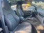 Porsche Cayenne Coupé 3.0 E-Hybrid / Trekhaak / Panoramadak / 360Camera / Achterasbesturing / Luchtvering / Sportchrono / 21'' / Leder / CarPlay / Stoelverwarming / Dodehoek / DAB / Cruise Control Adaptief