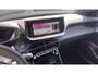 Peugeot 208 GT | Elektrische parkeerrem | Extra getinte achterste zijruiten en achterruit | Extra getinte achterste zijruiten en achterruit