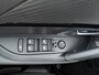 Peugeot 208 GT | Elektrische parkeerrem | Extra getinte achterste zijruiten en achterruit | Extra getinte achterste zijruiten en achterruit