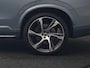 Volvo XC90 T8 Recharge AWD R-Design 7 Persoons Long Range PHEV 456pk Dealer O.H | Luchtvering | Trekhaak Af Fabriek | Panodak | 360 Camera | Adaptive Cruise | Harman  / Kardon | Alcantara Sportstoelen Memory & Verwarmd | Keyless | Pilot Assist | Apple Carplay | Stuur Verwarmd | BLIS | Adaptive LED | Navigatie | Virtual | DAB | 22"L.M | Plug In Hybrid |