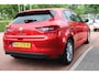 Renault Megane Hatchback TCe Aut. 1.2 *Limited* | Door Ons Onderhouden !! | Carplay | Navigatie | Keyless entry | Cruise & Climate control | PDC | Bluetooth | Privacy |